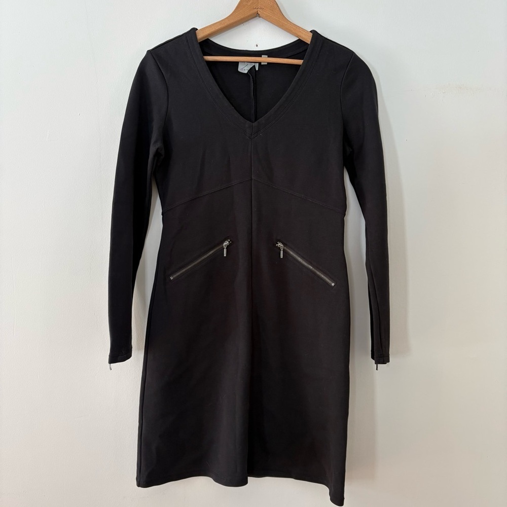 Athleta Black Celebration Dress Sz M Stretchy Flattering Fit Athleisure Travel